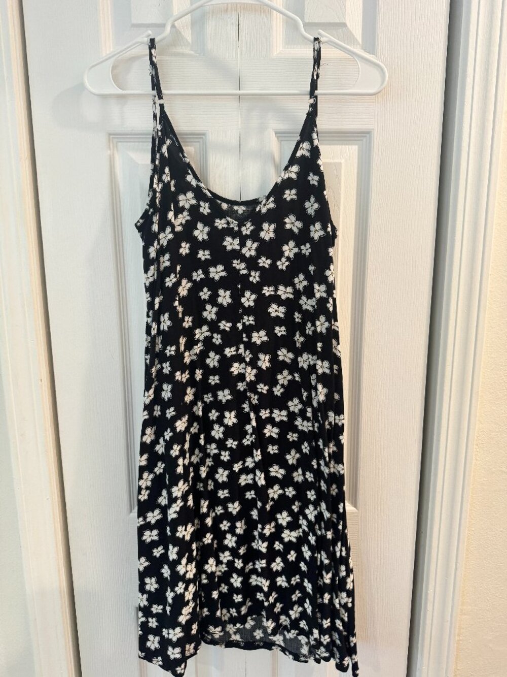 MS Basic Black White Floral Sundress Large Adjustable Straps NWOT Size Large